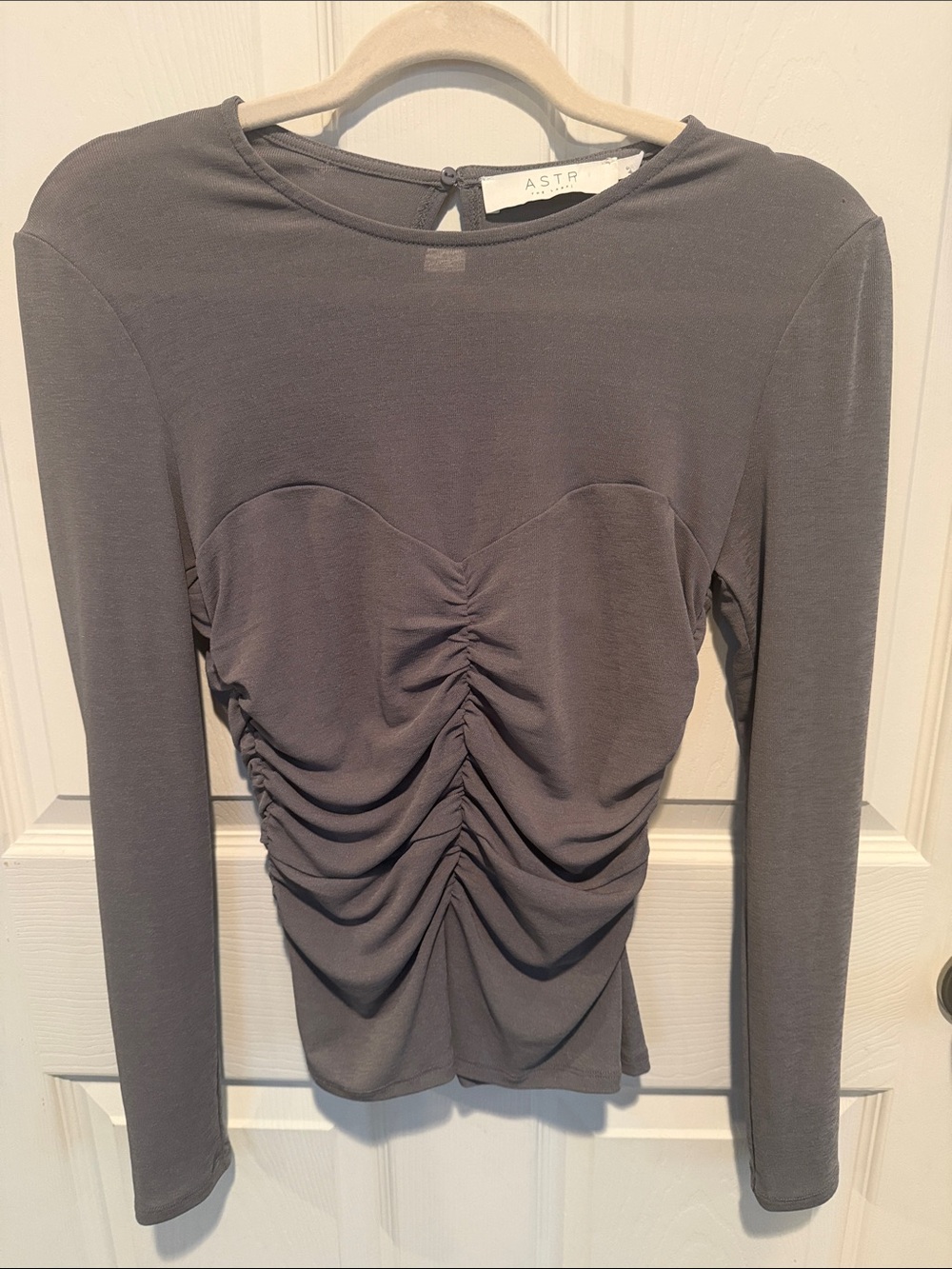 ASTR Gray Long Sleeve Ruched Front Top